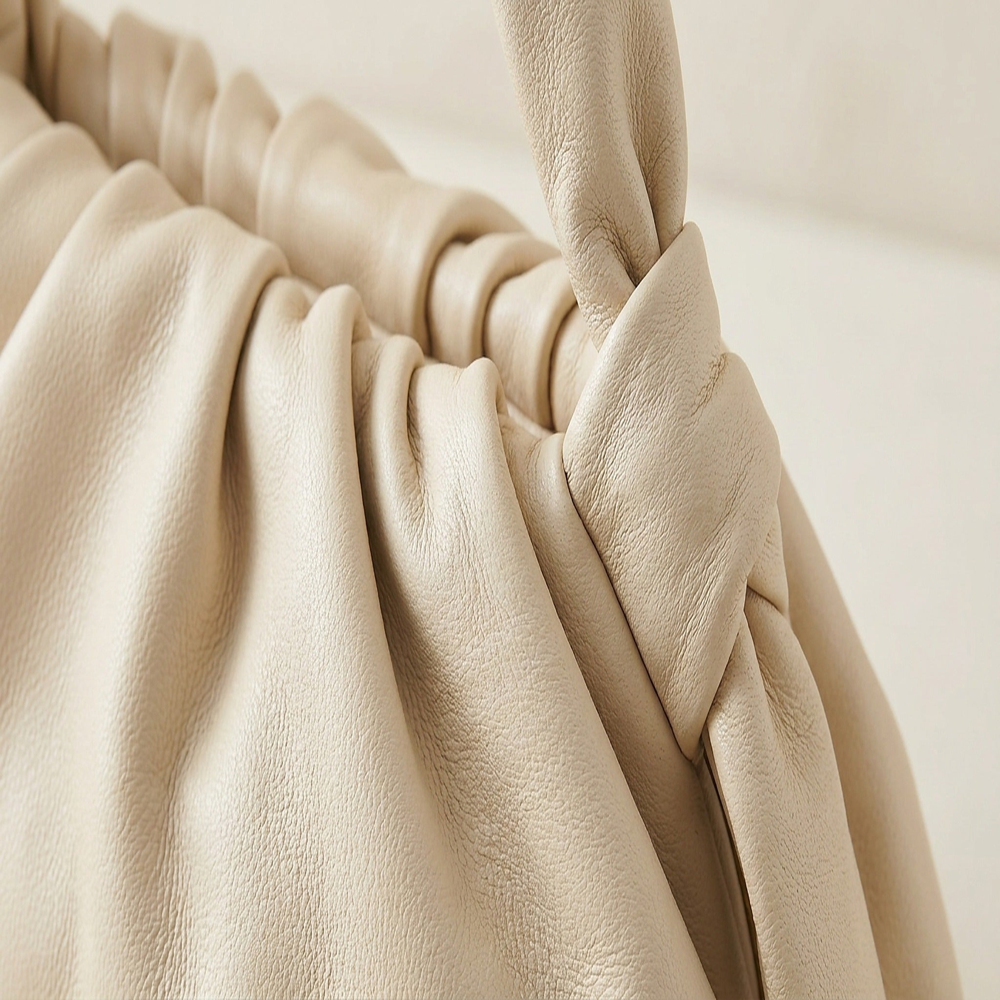 SORAVEA Klara Clutch, cream Clutch, detail macro