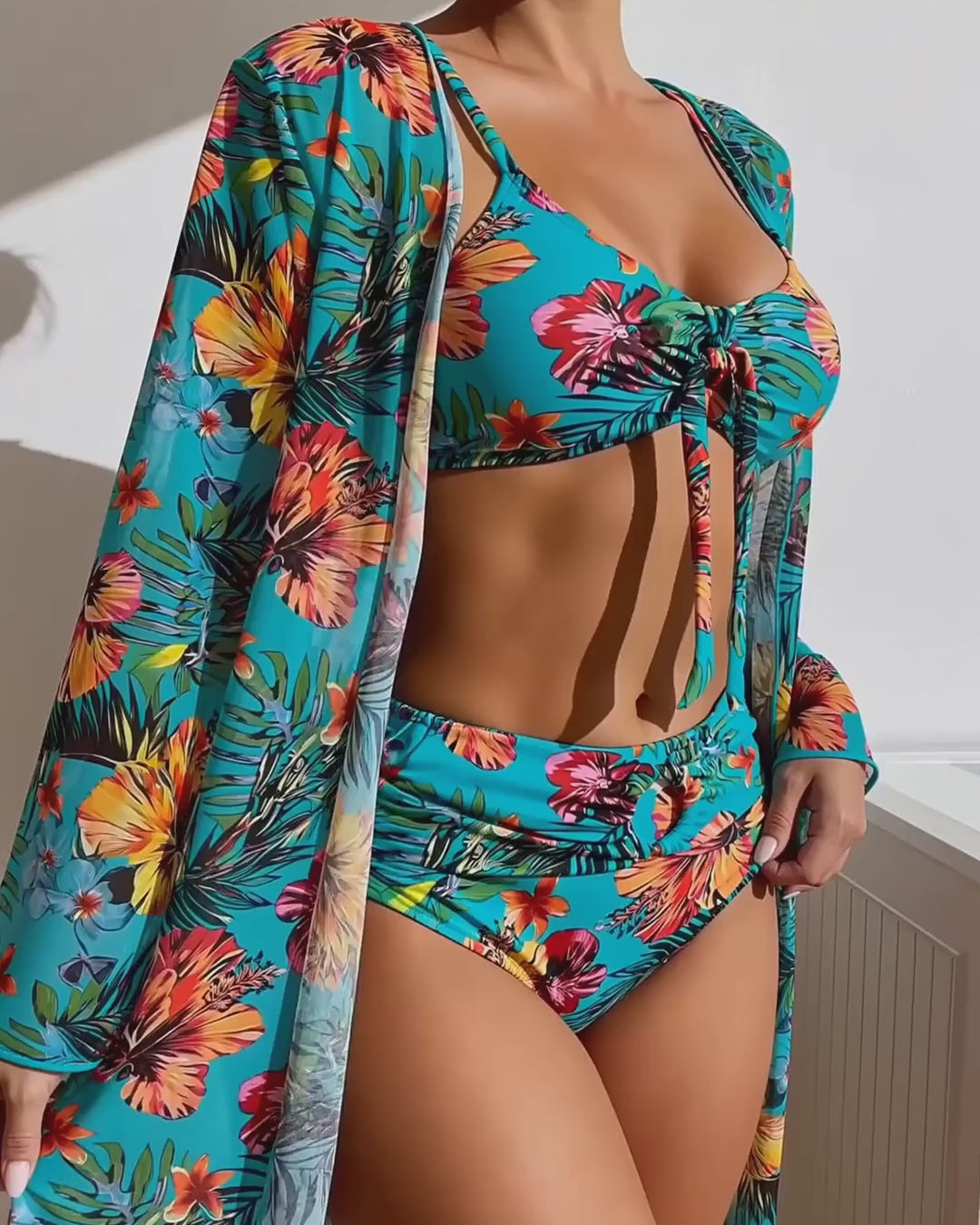 SORAVEA santorini-glow product showcase video